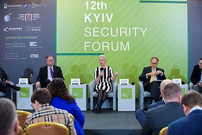 В Киеве начался форум, посвященный актуальным проблемам мира и безопасности