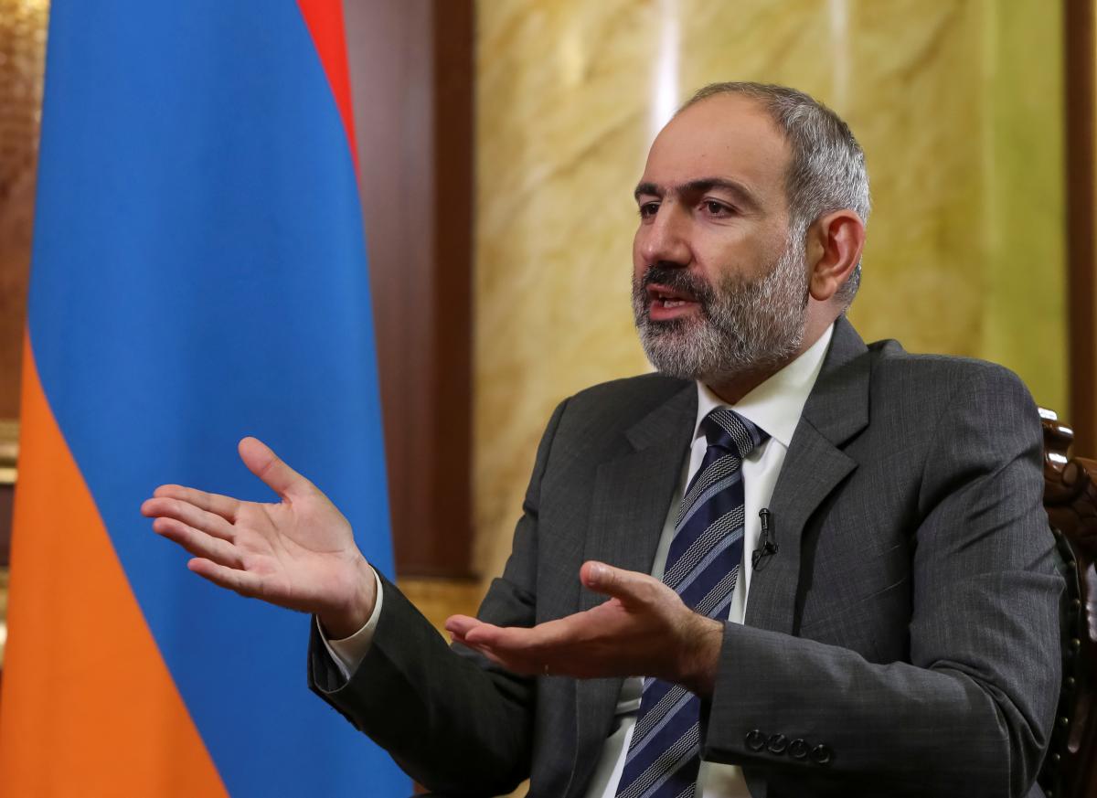 В Армении 17 партий требуют отставки премьера из-за ситуации в Карабахе