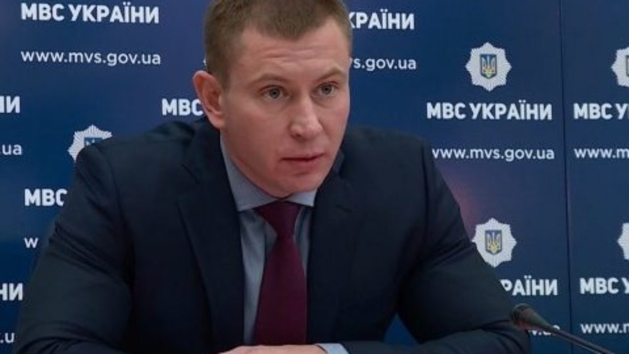 Глава департамента Нацполиции Наумов освобожден от должности после скандала с нарушением карантина