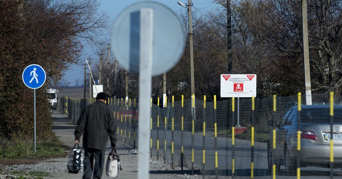 Украина призвала Россию собрать внеочередное заседание ТКГ для разблокировки КПВВ