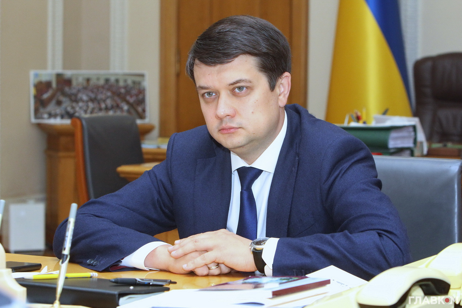 Разумков подписал законы Зеленского о поддержке малого бизнеса