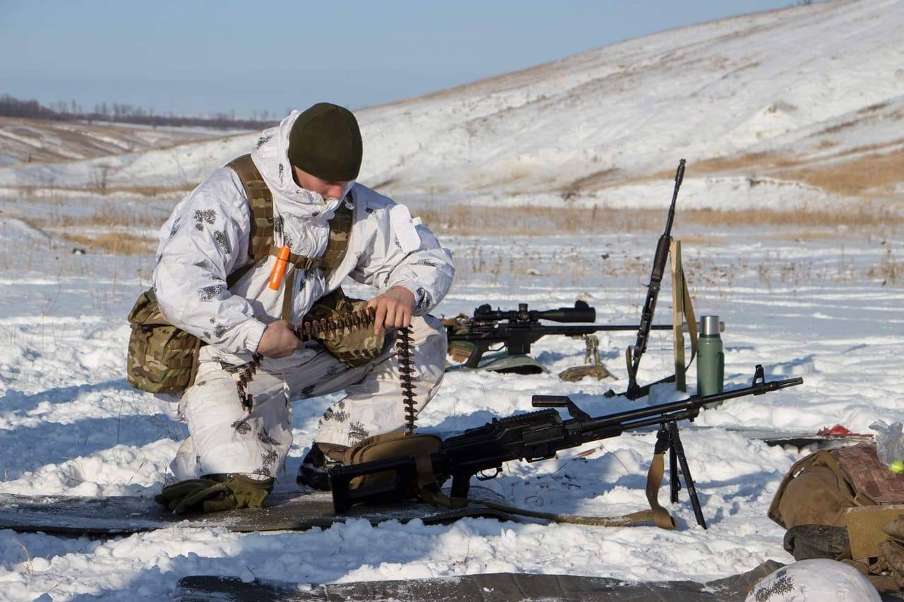 За прошлые сутки на Донбассе произошло 5 обстрелов, 2 военных ранены 