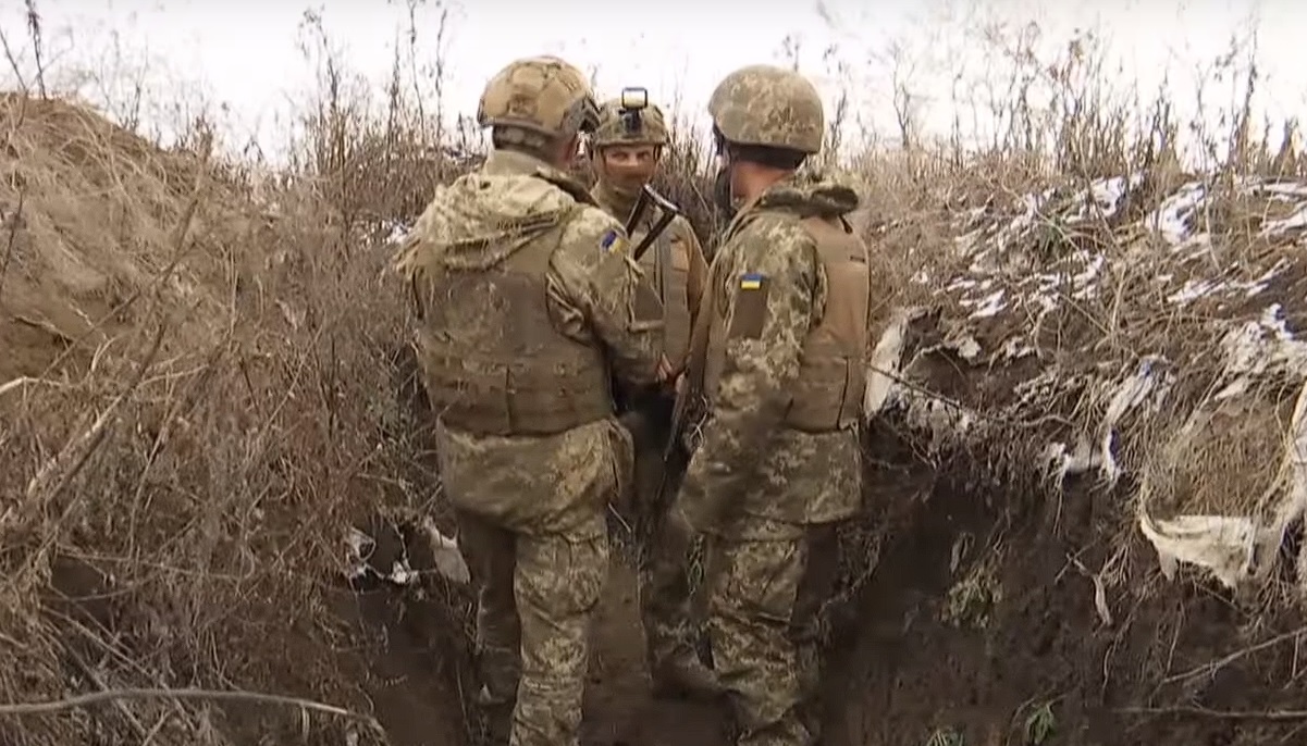 За прошедшие сутки на Донбассе 6 обстрелов, один военный ранен 