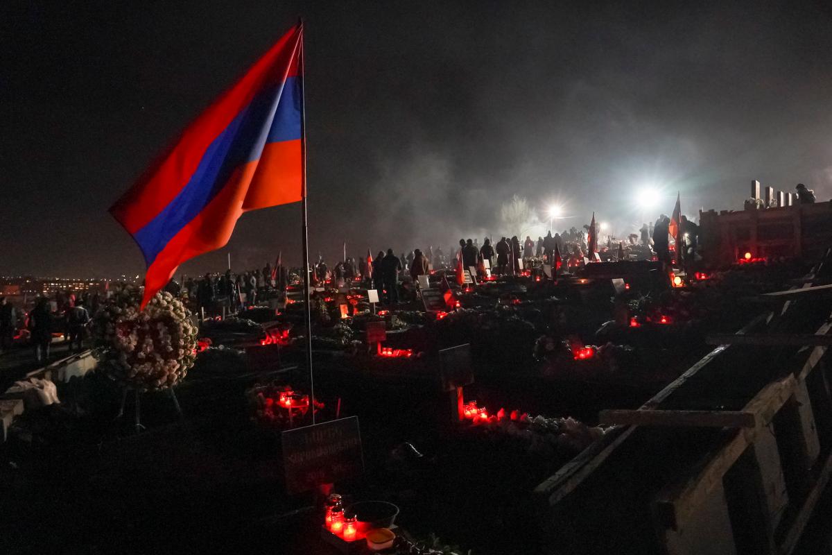 Армения назвала приблизительное число военных, погибших в войне за Нагорный Карабах осенью 2020