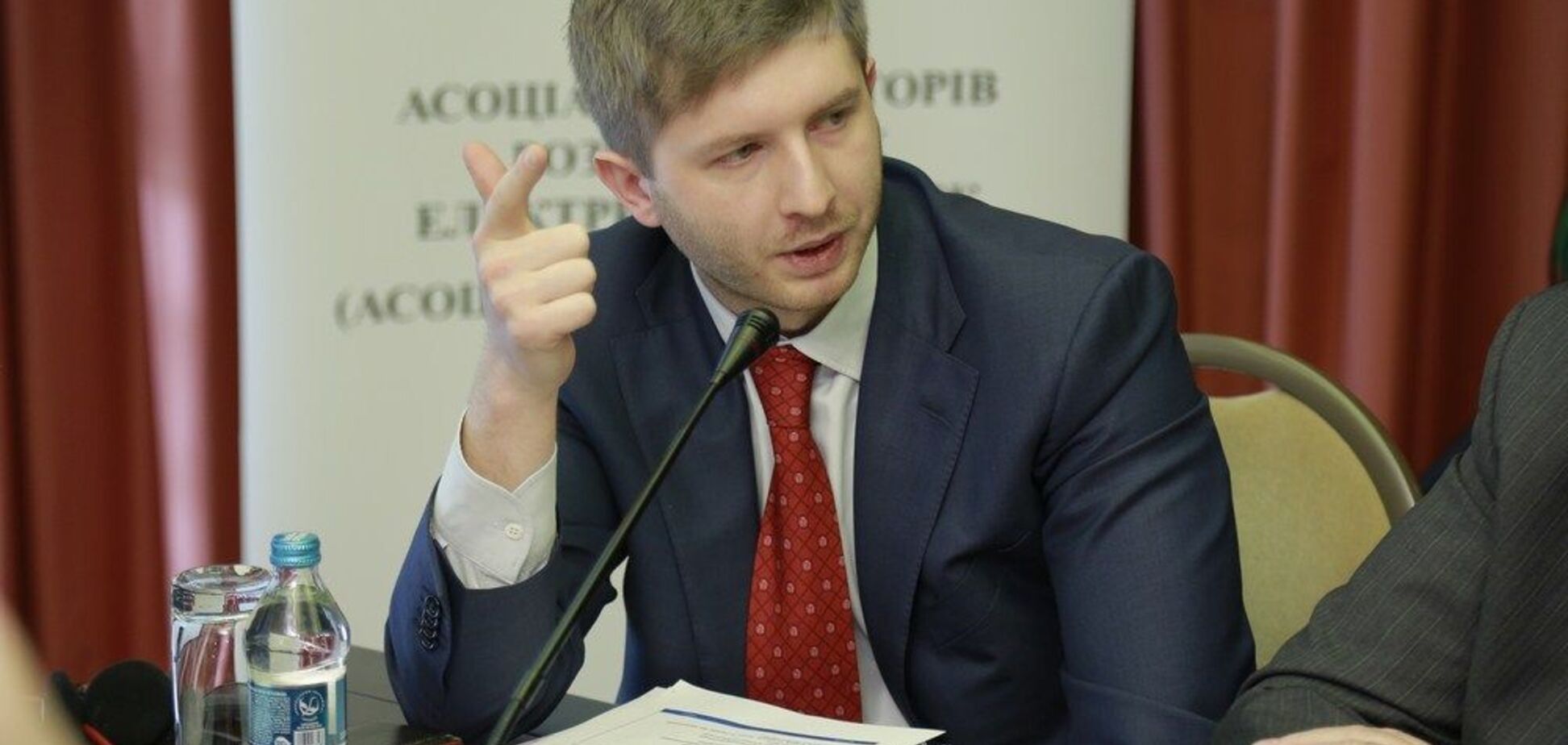 Ексголова НКРЕКП Волк заявляет, что «Интерпол» отказался объявить его в розыск