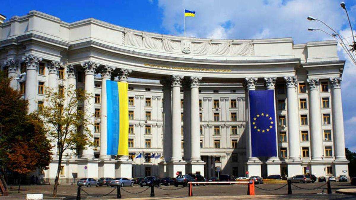 МИД Украины призывает мир ответить на подавление протестов в России