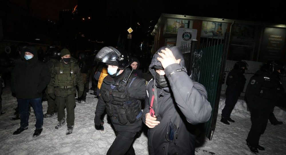 В здании в центре Киева полиция изъяла оружие и гранаты.