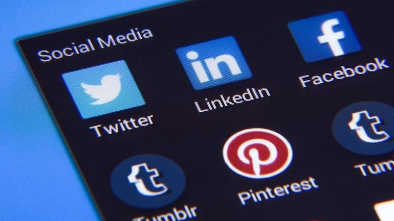 Россия замедлила скорость работы Twitter и грозит полностью заблокировать соцсеть