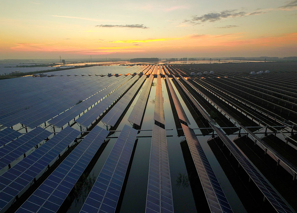 Китай створив технологію по перетворенню сонячної енергії в рідке паливо