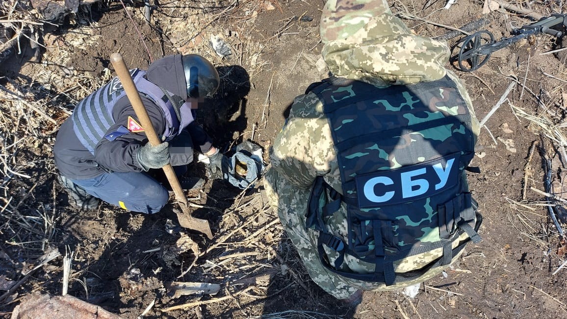 СБУ виявила у Луганській області схованки бойовиків з реактивними снарядами
