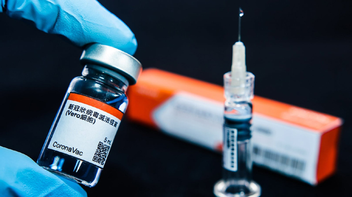 Щеплення китайською вакциною CoronaVac почнуть робити після 10 квітня
