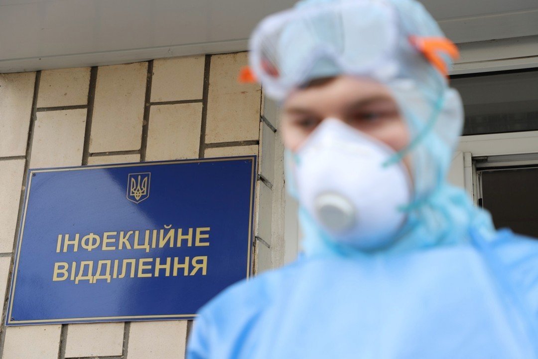 За сутки в Украине зафиксировали 11680 новых случаев ковида, умерло 457 человек
