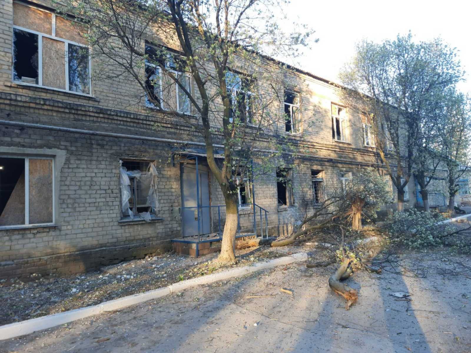 На Донбассе оккупанты обстреляли ковид-больницу