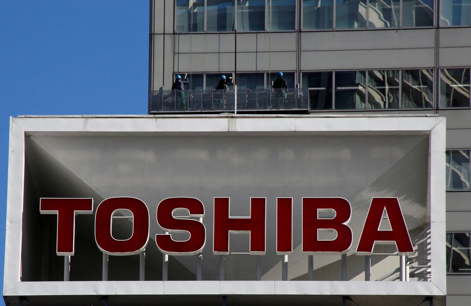Хакери DarkSide перед тим, як зупинили бензопровід у США, атакували підрозділ Toshiba у Франції