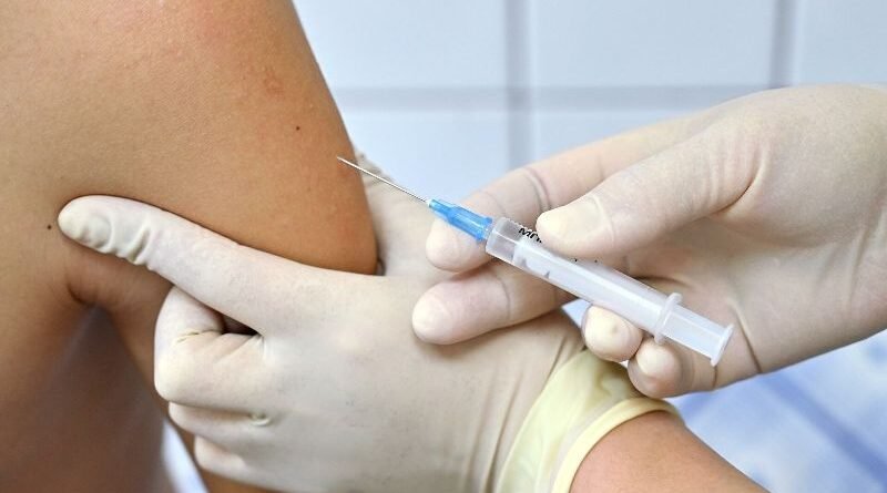 200 осіб заразилися ковідом у малазійському центрі вакцинації