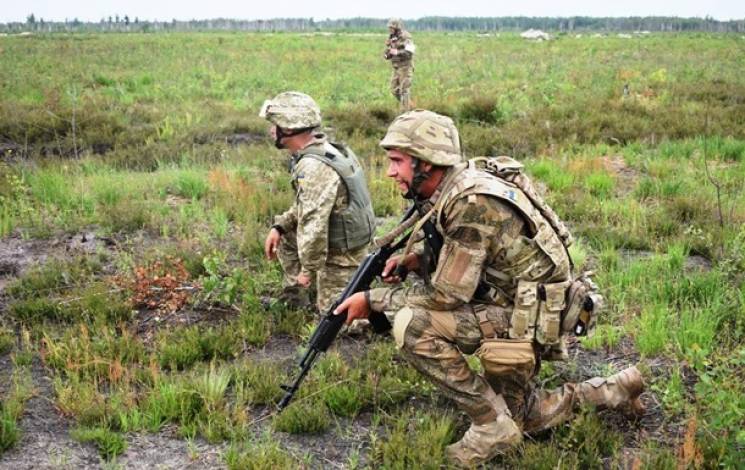На Донбасі 13 обстрілів позицій ЗСУ за минулу добу,  поранено двох військовослужбовців