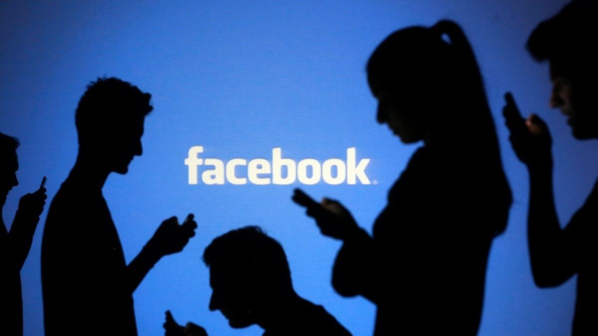 Facebook заплатить користувачам мільярд доларів за цікавий контент