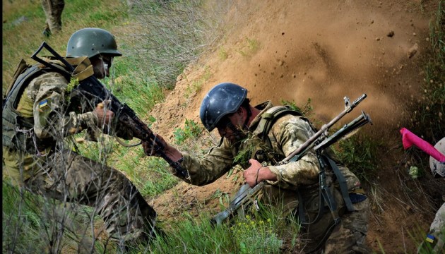 Російські найманці п’ять разів обстріляли позиції ОС на Донбасі