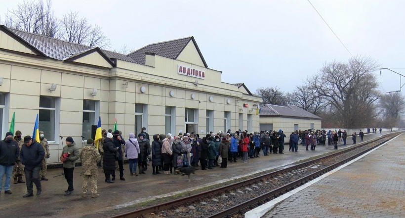 Через обстріл Авдіївки 