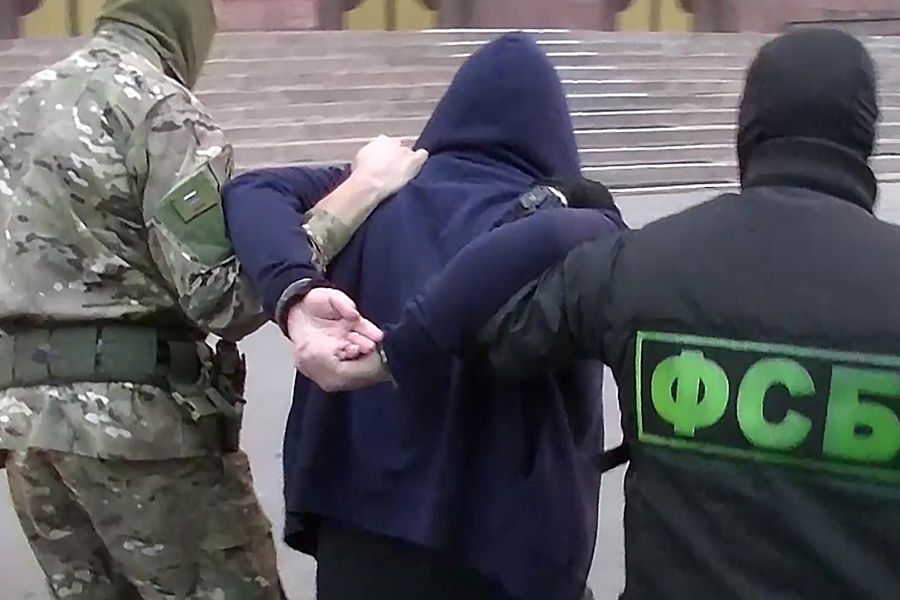 ФСБ опять объявила о задержании неонацистив, которые готовили теракт