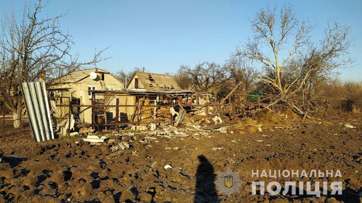 Російські найманці вдруге обстріляли Невельське, два будинки зруйновано, ще п'ять пошкоджено 