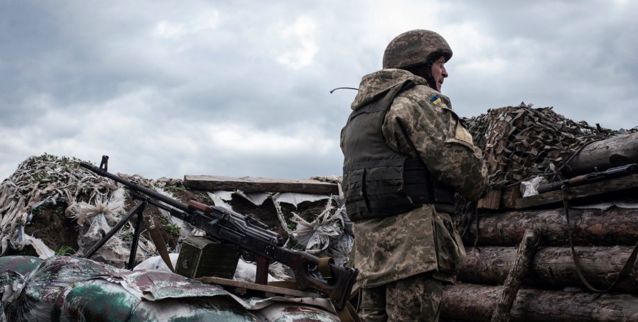 Российские наемники девять раз обстреляли позиции ВСУ на Донбассе