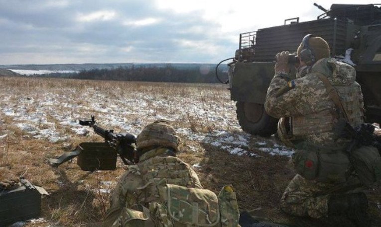 Внаслідок обстрілу Новотроїцького загинув український воїн