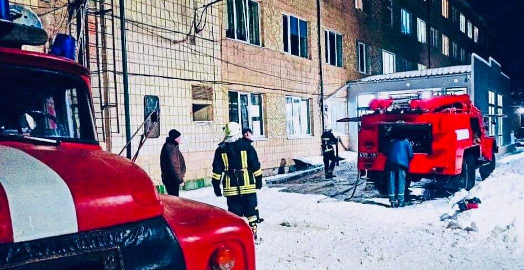 Унаслідок пожежі в лікарні на Івано-Франківшині загинули чотири людини, ще трьох госпіталізовано