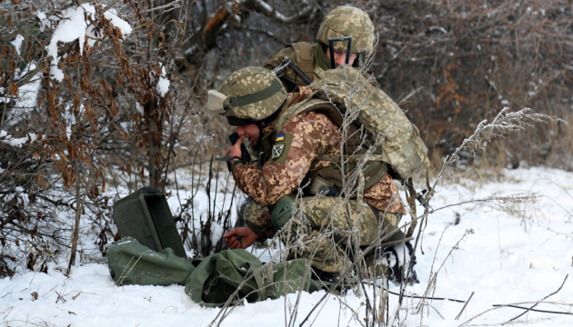 Минулої доби на Донбасі обійшлось без втрат, ворог двічі обстріляв позиції ЗСУ