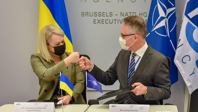 Україна і НАТО підписали оновлений меморандум про роботу над технологічними проєктами у сфері інформаційних технологій та комунікаційних послуг