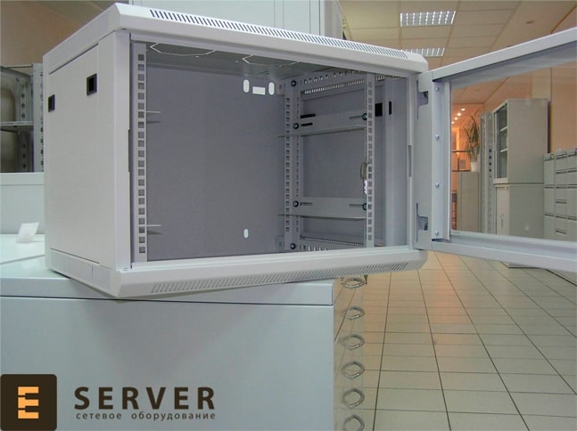 Какие бывают настенные серверные шкафы 19 дюймов?
