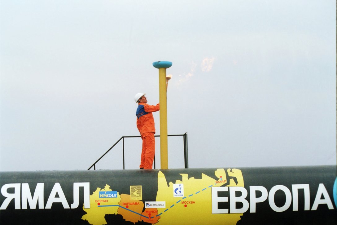 Газпром вперше за тривалий час забронював транспортні потужності для транзиту газу до ЄС через Польщу.