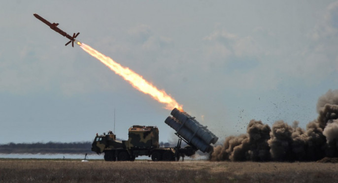 РФ витратила майже всі існуючі запаси ракет, прийнято рішення про їх цілодобове виробництво