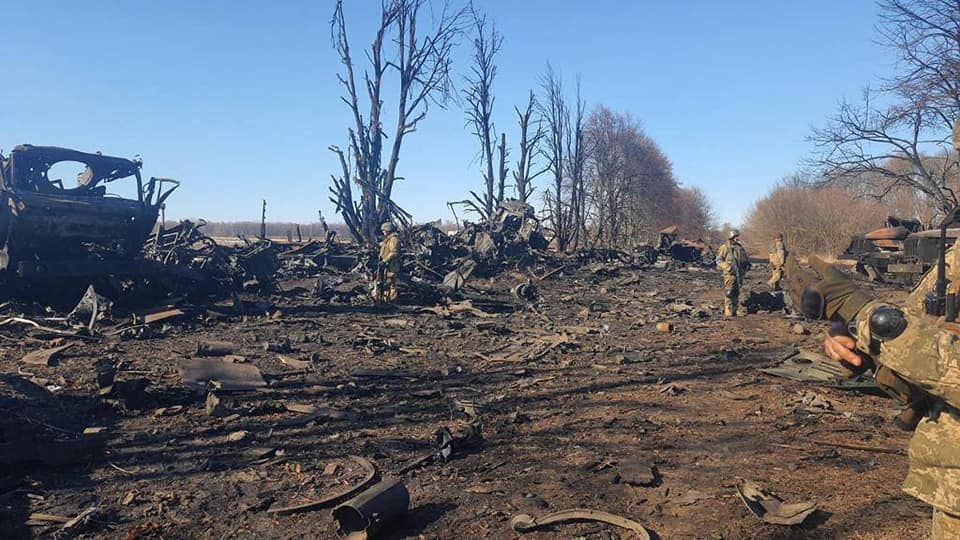 Біля Тростянця захисники України знищили вщент колону ворожої техніки