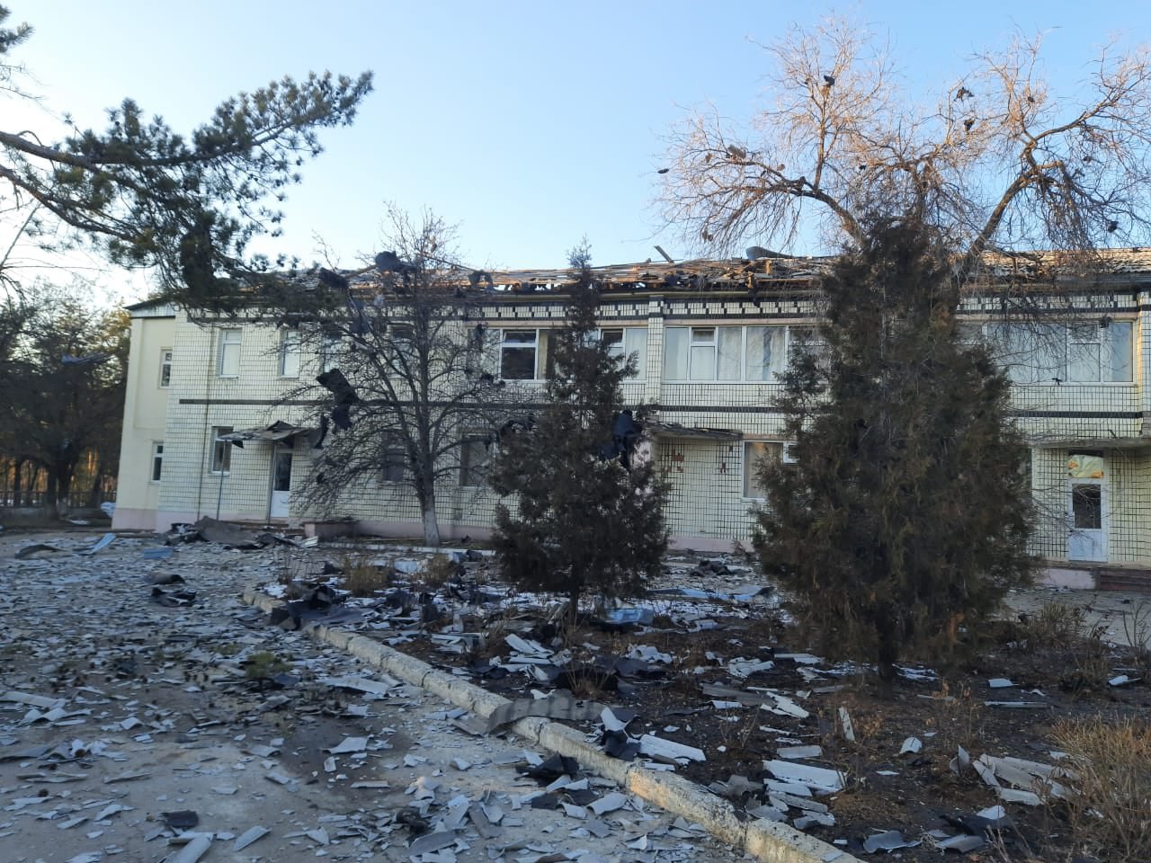Російські окупаційні війська відкрили вогонь по дитячій лікарні в Сєвєродонецьку – Гайдай