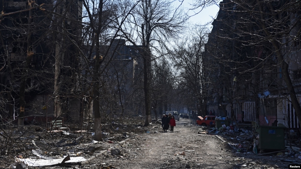  Мешканців Маріуполя окупанти примусово депортують до росії