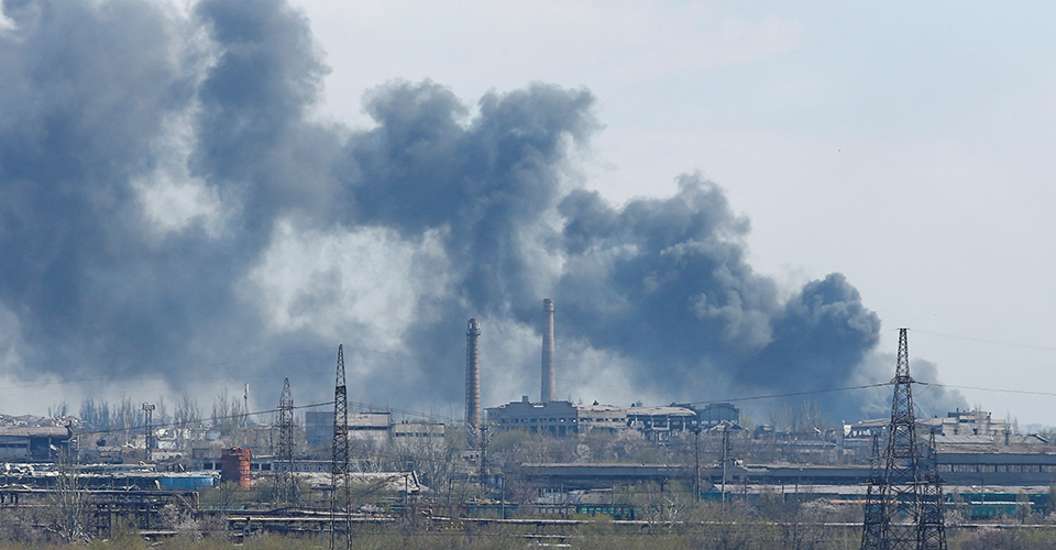росія бомбить Азовсталь попри вказівки путіна скасувати штурм промислової зони