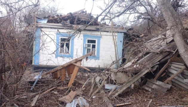 За добу ворог обстріляв 22 населених пункти на Донеччині та 10 на Луганщині