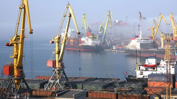 Норвегія закрила кордони і порти для російських суден та вантажівок