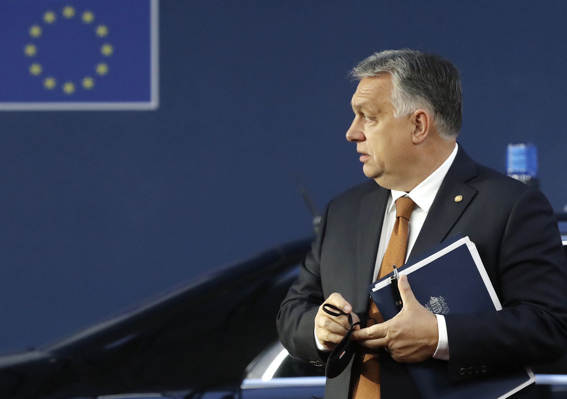 ЄС профінансує будівництво нафтопроводів до Угорщини, щоб країна не ветувала нафтове ембарго рф