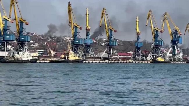 росйські окупанти викрали іноземні судна в порту Маріуполя