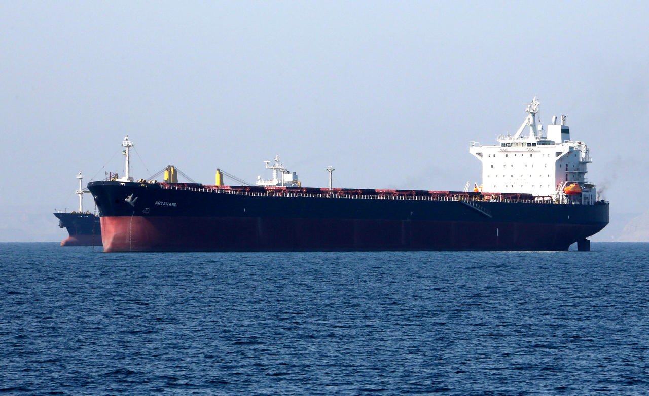 Євросоюз заборонить страхувати кораблів, що транспортують нафту з росії