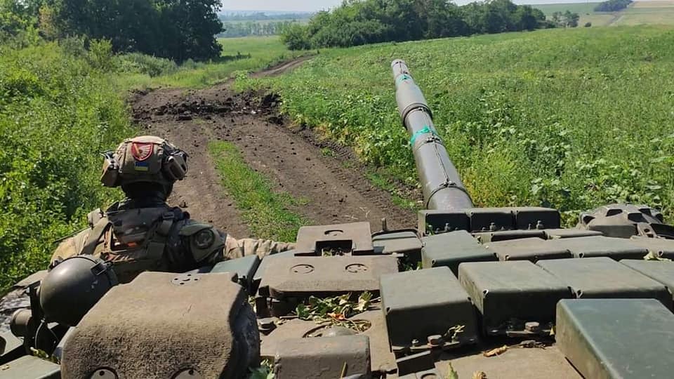 Ворог продовжує намагання встановити повний контроль над Луганщиною