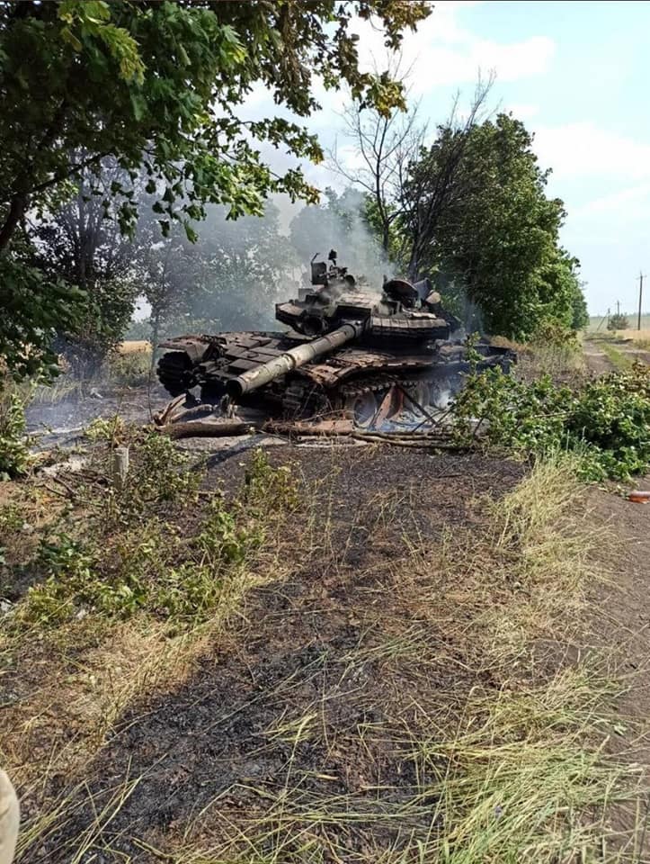 На Бахмутському напрямку ворог наступає в районах Веселої Долини та Спірного, бойові дії тривають