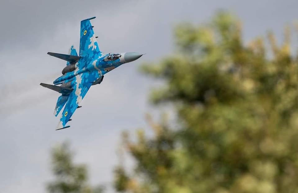 На Херсонщині українська авіація двічі уразила опорний пункт ворога та скупчення військової техніки