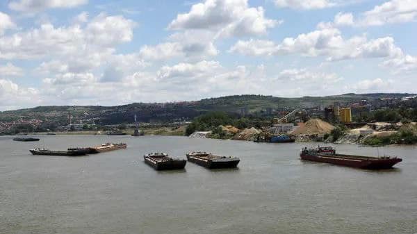 російський Газпром намагався заблокувати прохід українських суден на сербській ділянці  Дунаю та вище по ньому