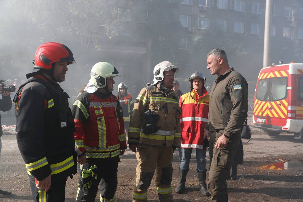 Серед загиблих мешканців будинку в Києві вагітна жінка та її чоловік - Кличко