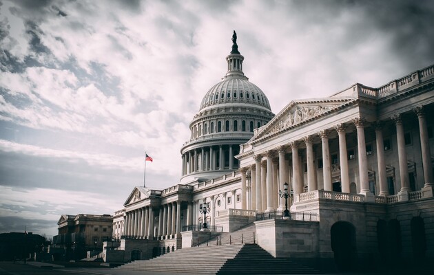 У США відбуваються проміжні вибори до Конгресу