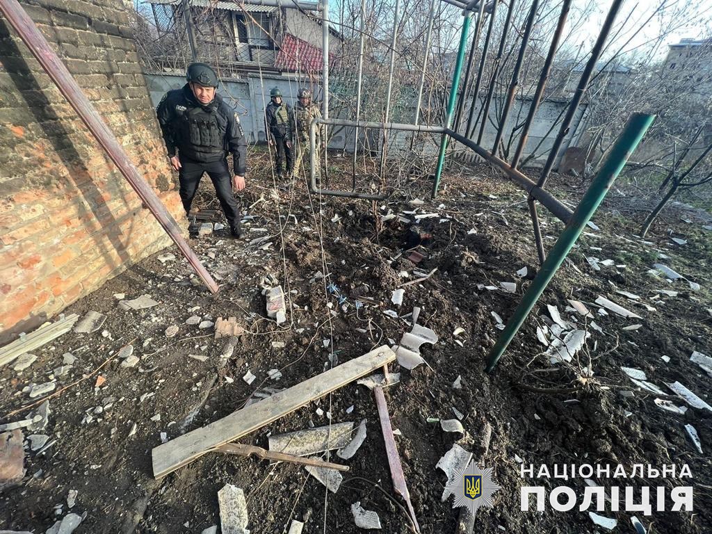російські загарбники за добу обстріляли 17 населених пунктів на Донеччині, є загиблі та поранені
