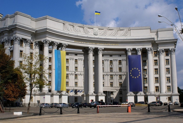 Українські посольства та консульства продовжують отримувати погрози - тепер це закривавлені конверти з очами тварин